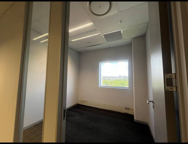 918M² OFFICE TO LET IN ROSEBANK